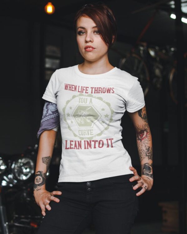 Tricou - Life throws you a curve - imagine 3